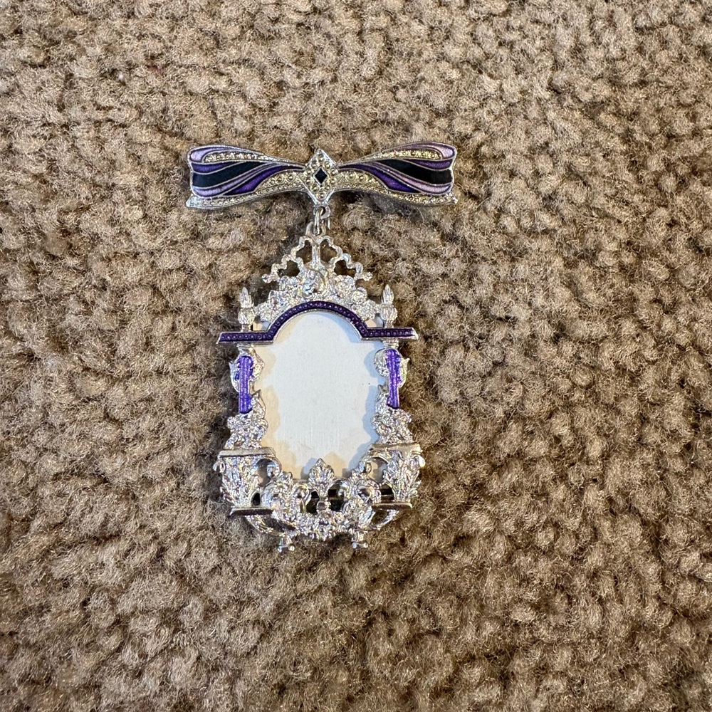 Vintage Art Deco Pin Revival LMC Picture Frame Brooch